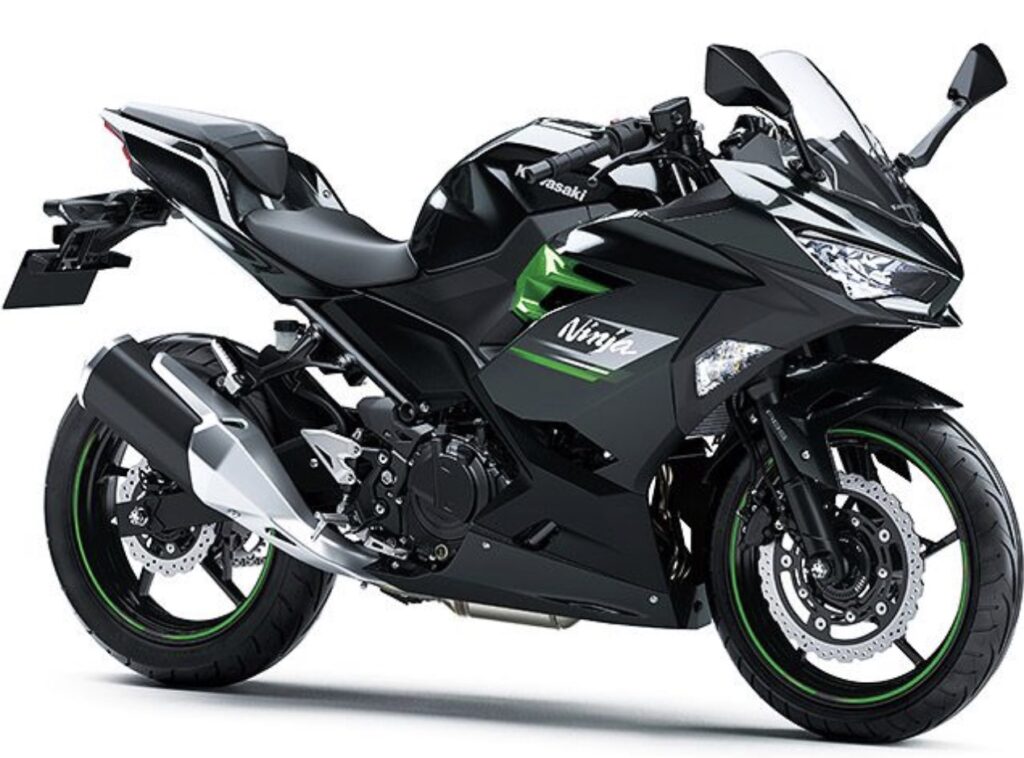 Ninja 250 R] 人気のあるブラック まちのりにも最高