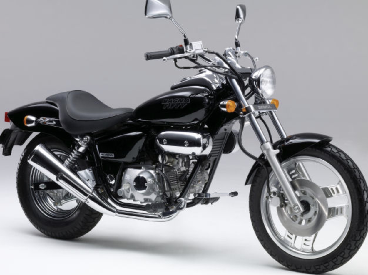 マグナ50はダサいのか？知られざる隠れた魅力を解説 - バイクマガジン 