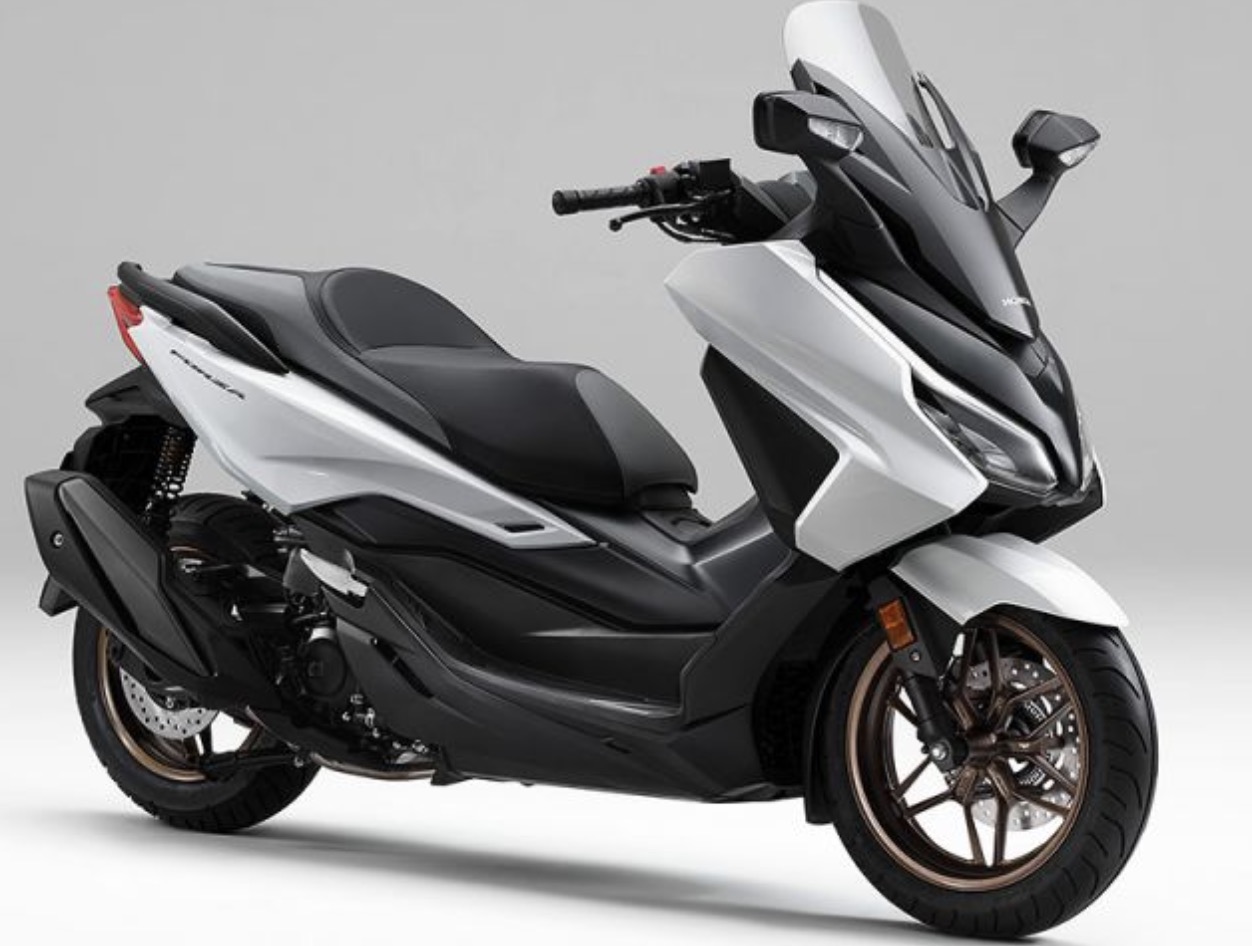 HONDA フォルツァ250で後悔？購入前に知るべきデメリットとは - バイク 