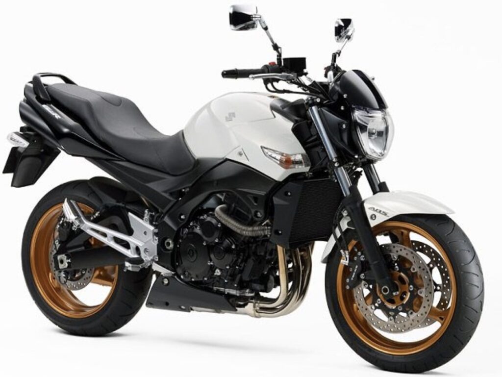 GSR400が曲がらないと感じる理由とその対策法