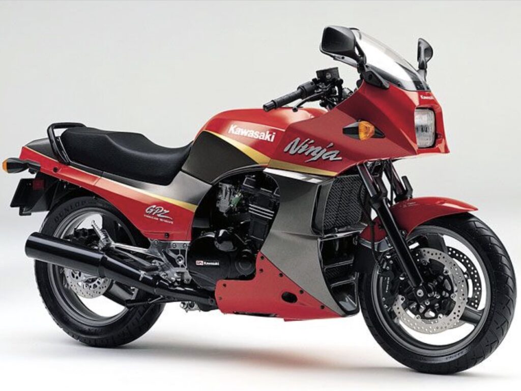 GPZ900Rの高騰と値上がり事情｜最新相場と将来予測を完全ガイド